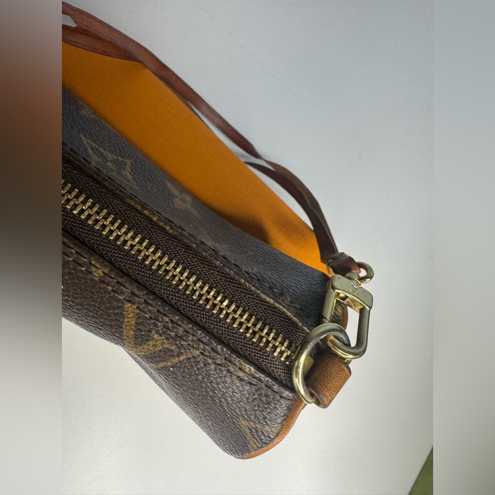 Louis Vuitton Monogram Trousse Ronde’ Pouch - Picture 6 of 14
